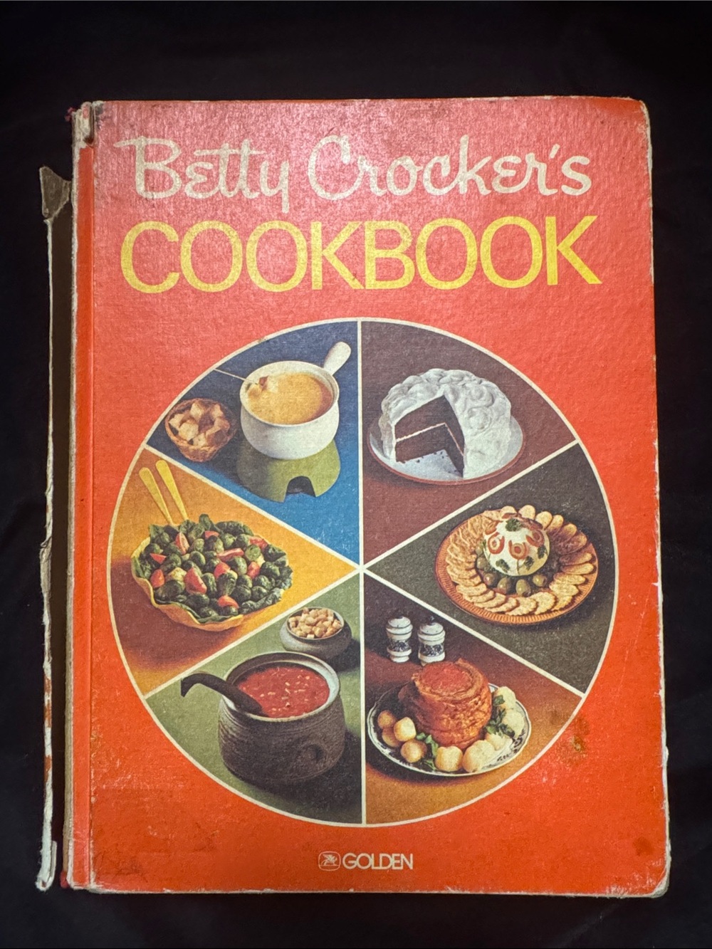 Betty Crocker vintage Cookbook with Pie cover Food Wheel Cover